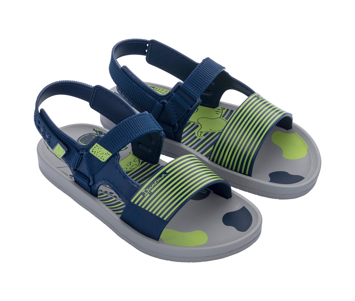 Angled view of a pair of grey, blue and neon green Ipanema Recreio Papate kids Sandals.