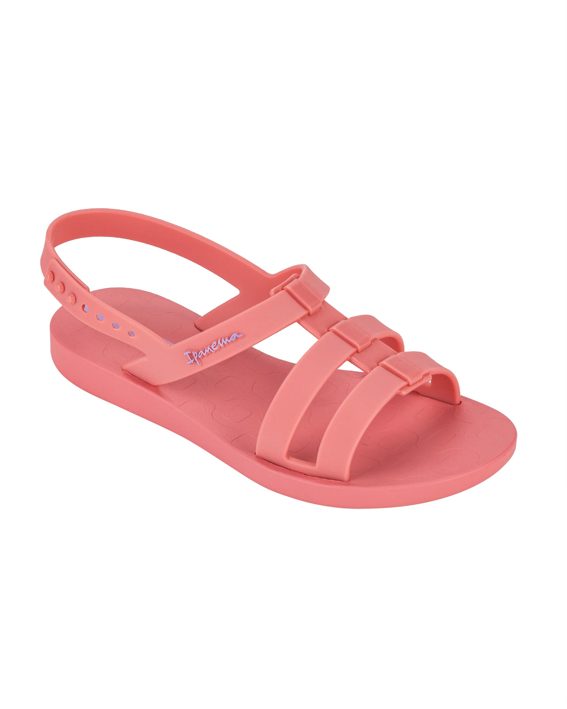 Angled view of a pink Ipanema Class Go women's sandal.