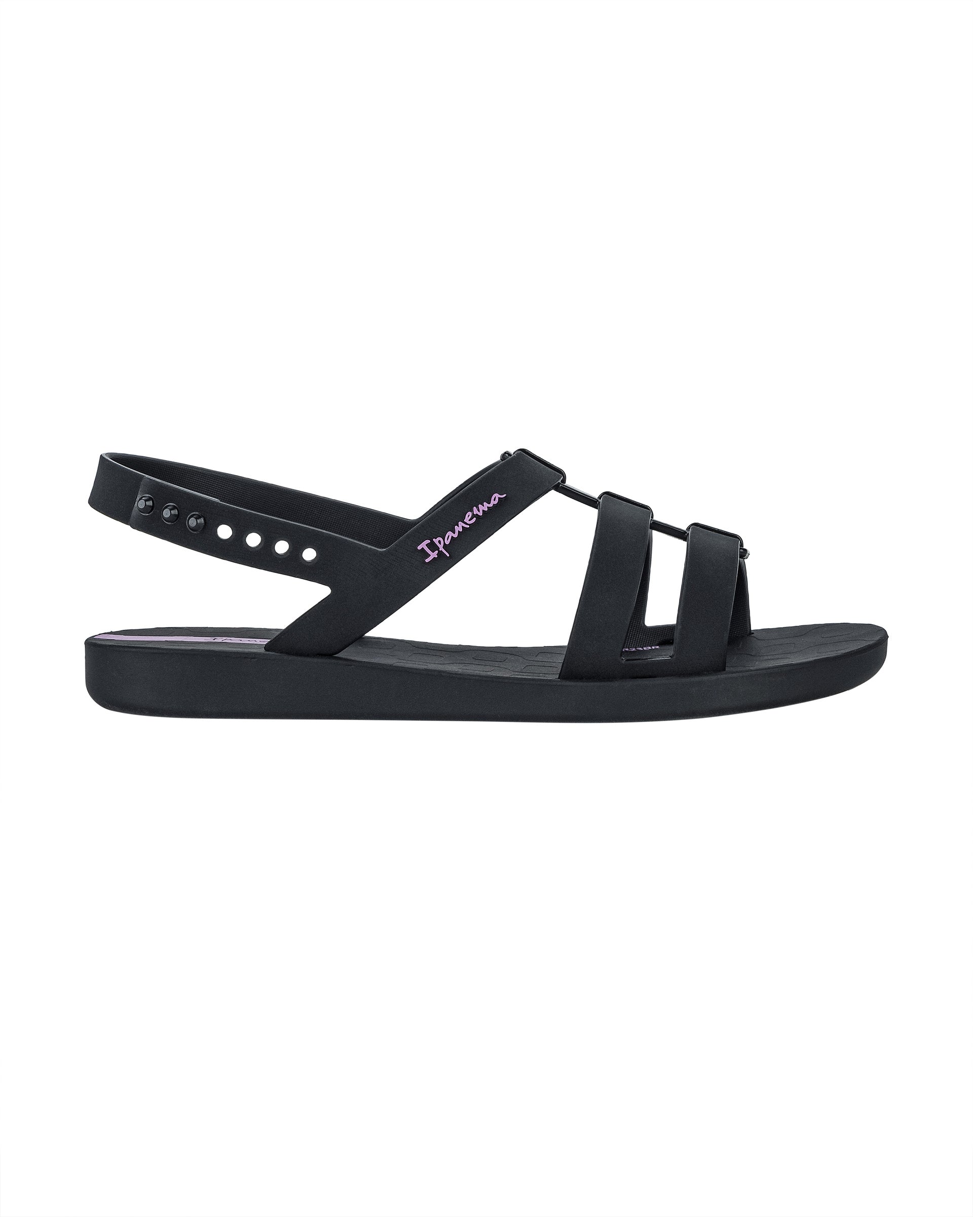 Outer side view of a black Ipanema Class Go women's sandal.