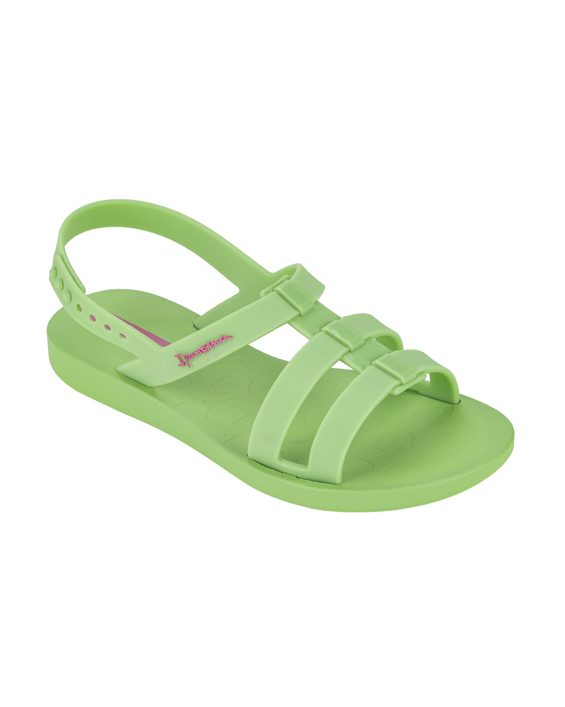 Angled view of a green Ipanema Class Go women's sandal.