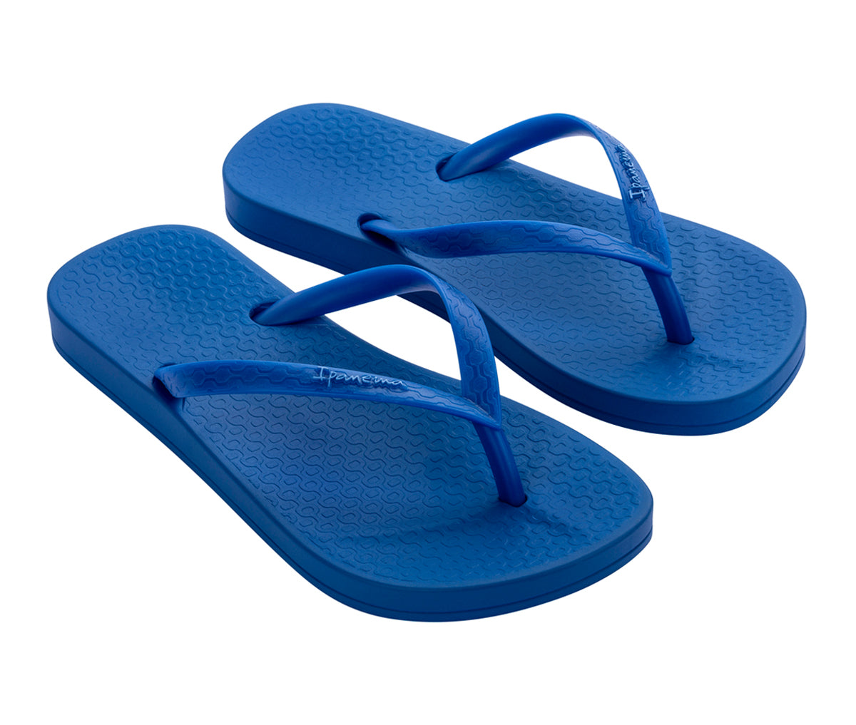 Angled view of a pair of blue Ipanema Ana Colors kids flip flops.