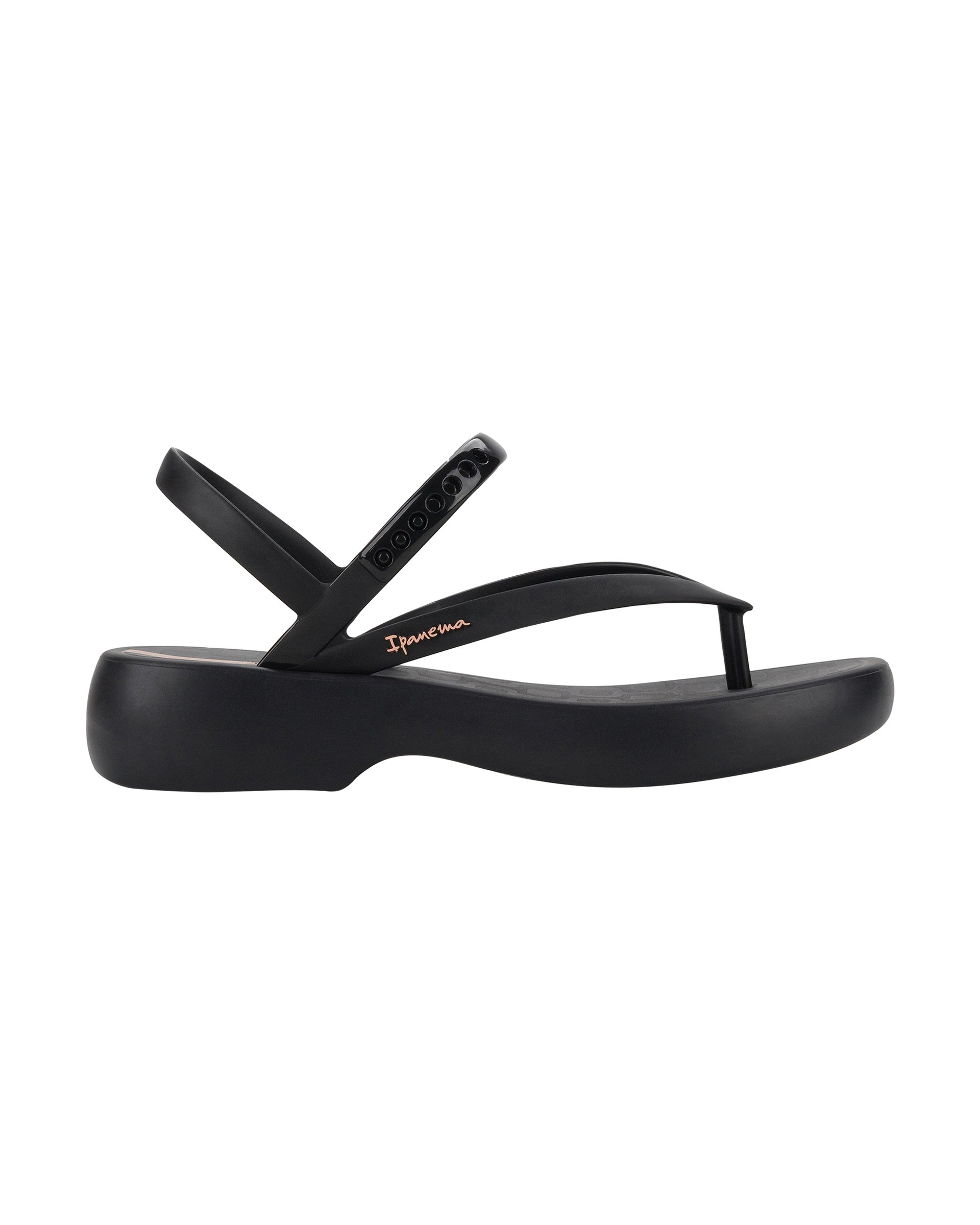 Outer side view of a black Ipanema Verano women's sandal.
