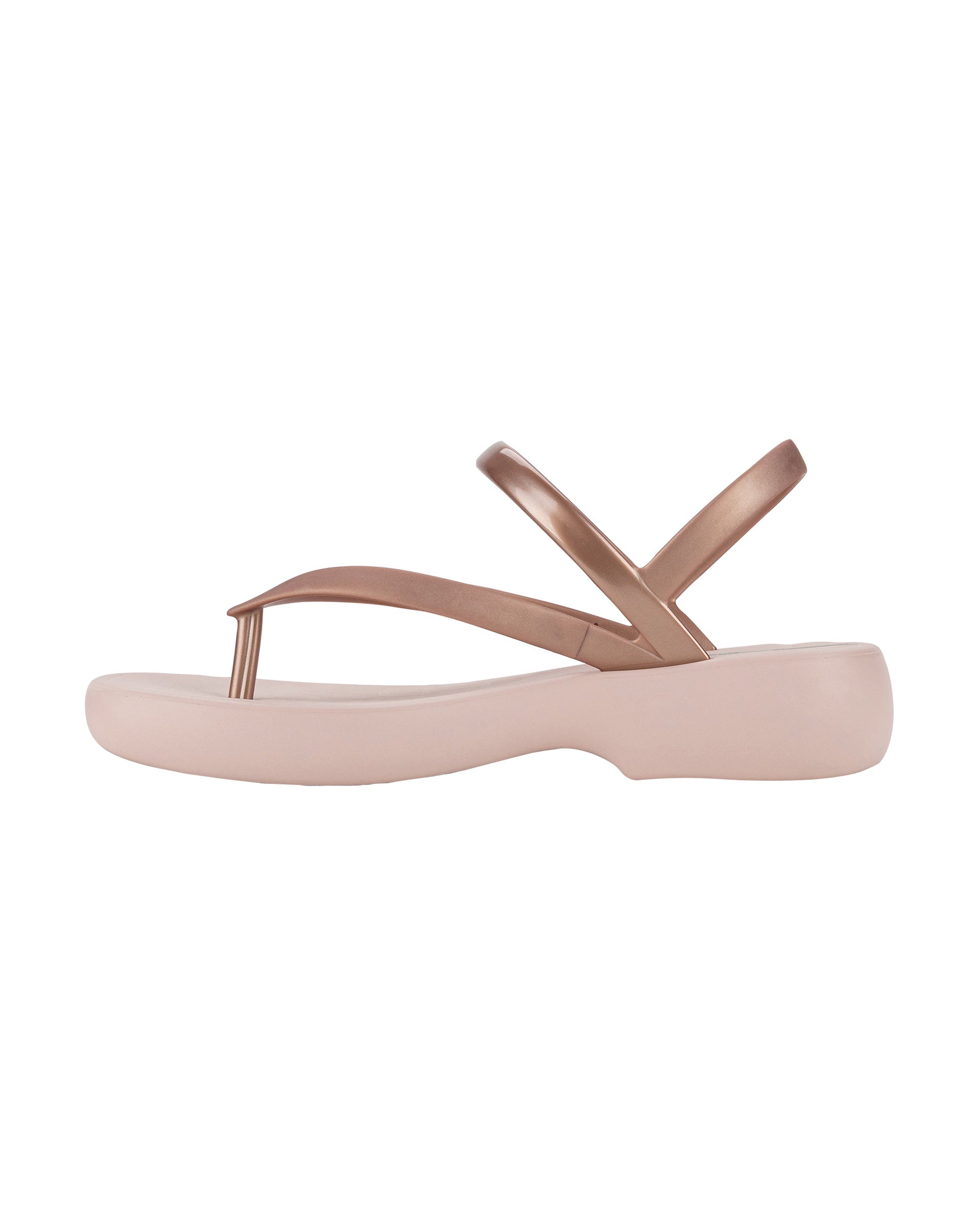 Inner side view of a pink Ipanema Verano women's sandal.